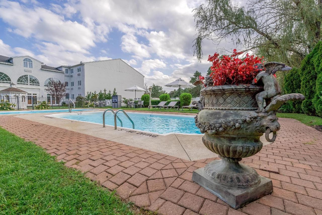 Chateau Renault Egg Harbor City Exterior photo